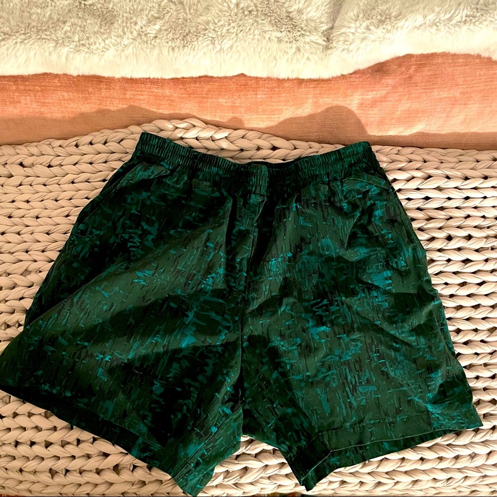 Outdoors Voices Men’s Small Running Shorts
